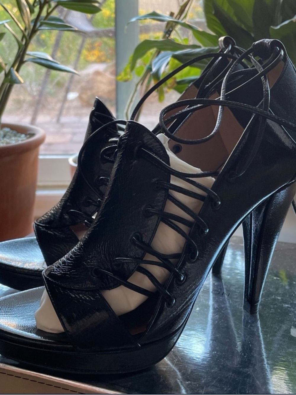 sigerson morrison Black Leather Size 7 lace up Sandal